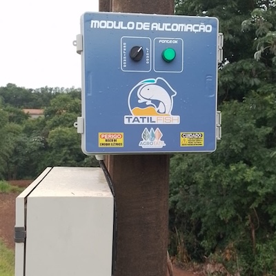 Módulo de automação ao lado do quadro elétrico